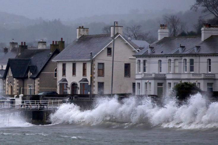 La tempête Eowyn perturbe les transports et prive des milliers de foyers d’électricité au Royaume-Uni 1 field media image 2897986 4d17337cc05846fa160c5129d7d55cde6b6f7e16