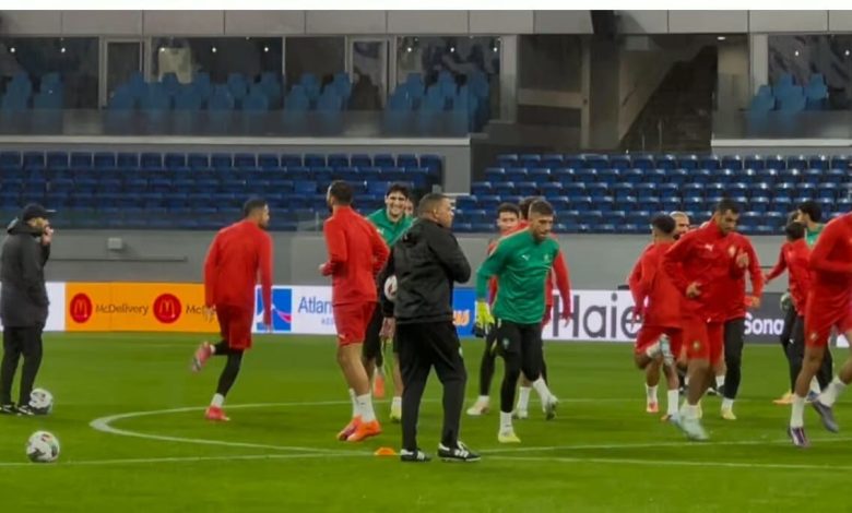المنتخب المغربي يجري آخر حصة تدريبية قبل مواجهة نظير الموزمبيقي بالملعب الكبير لطنجة