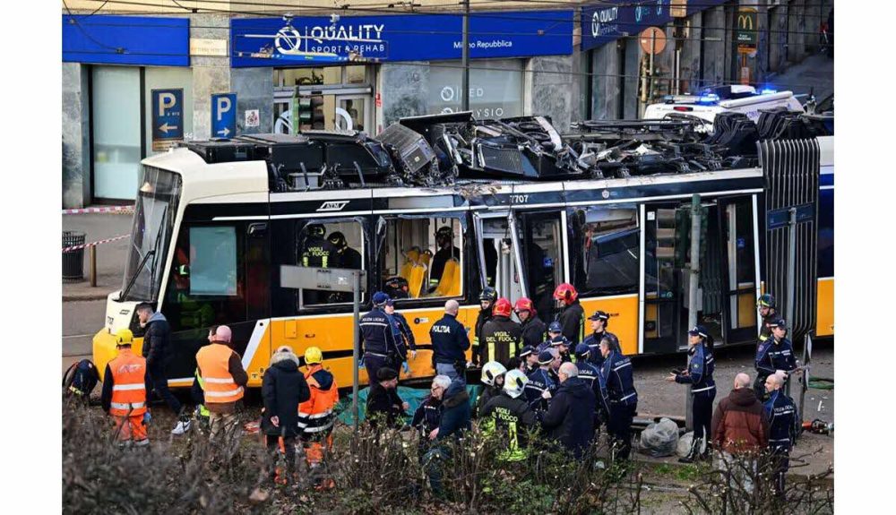 Deraillement dun tramway a Milan 2 morts et une cinquantaine de blesses e1772272901862