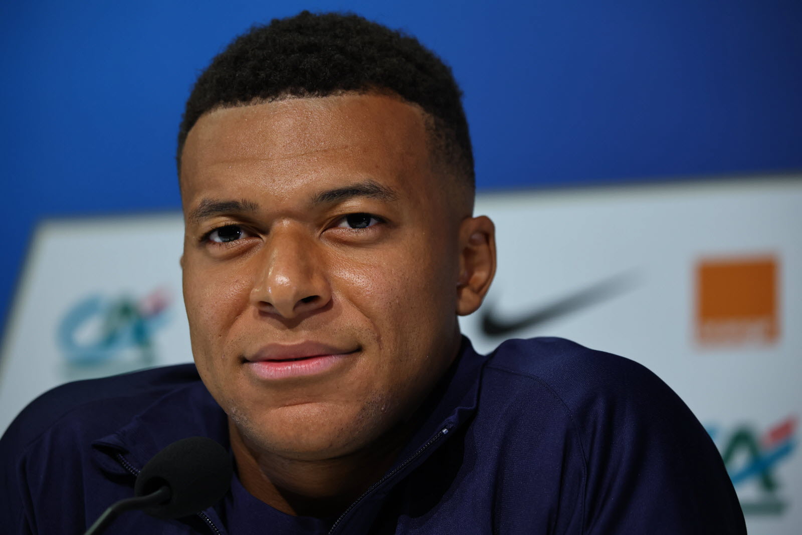 kylian mbappe le capitaine des bleus photo sipa mateusz birecki 1757008635