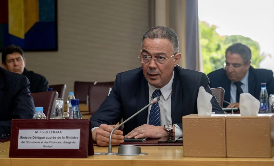 Fouzi Lekjaa, ministre délégué chargé du Budget au Maroc, intervenant lors d’une réunion officielle sur les finances publiques et la gestion budgétaire.
