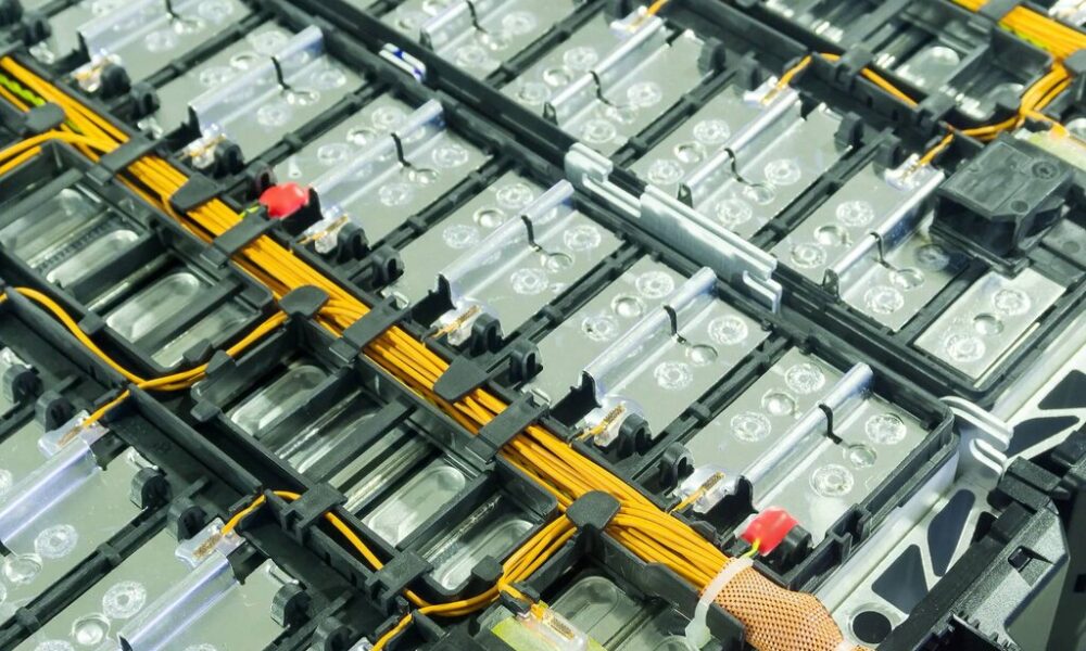 Batteries pour vehicules electriques 1000x600 1