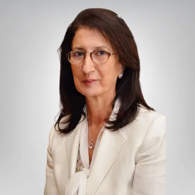 Dr. Amina Benkhadra