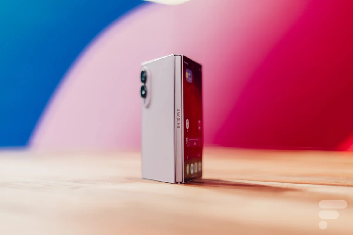 samsung galaxy z fold 8 78 1200x800 1