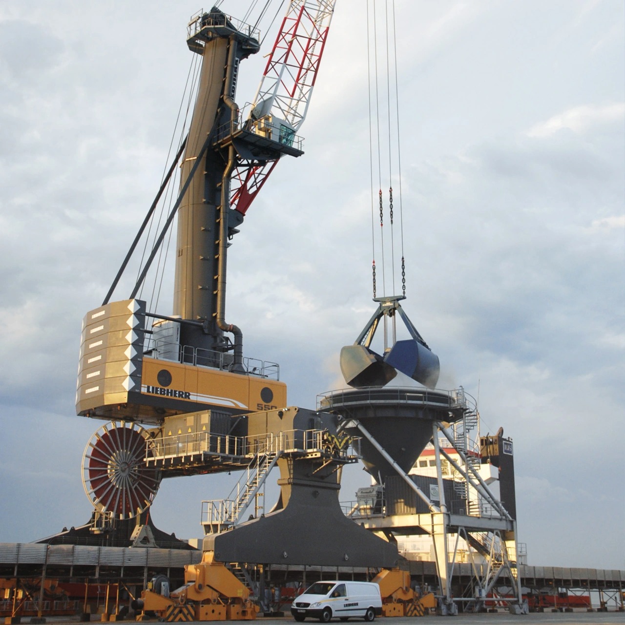liebherr lps 550 portal slewing mobile harbour crane bulk mbt france